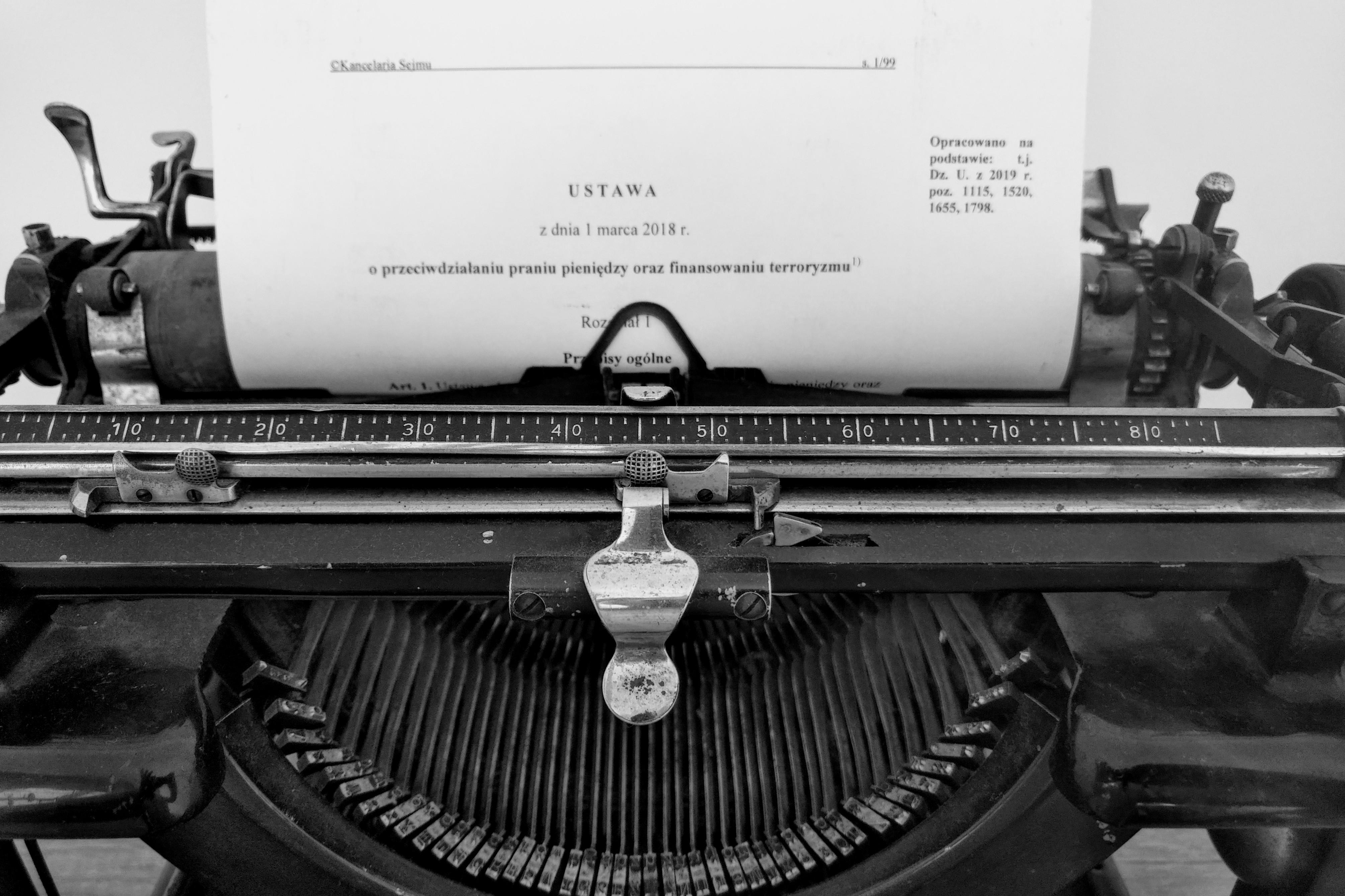 Maszyna do pisania - ustawa adwokat Gdańsk